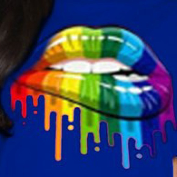 Blue Twisted Backless Shirt W/A Color-Burst Lips👄 On Front Long Sleeve T-Shirt - Picture 4 of 6